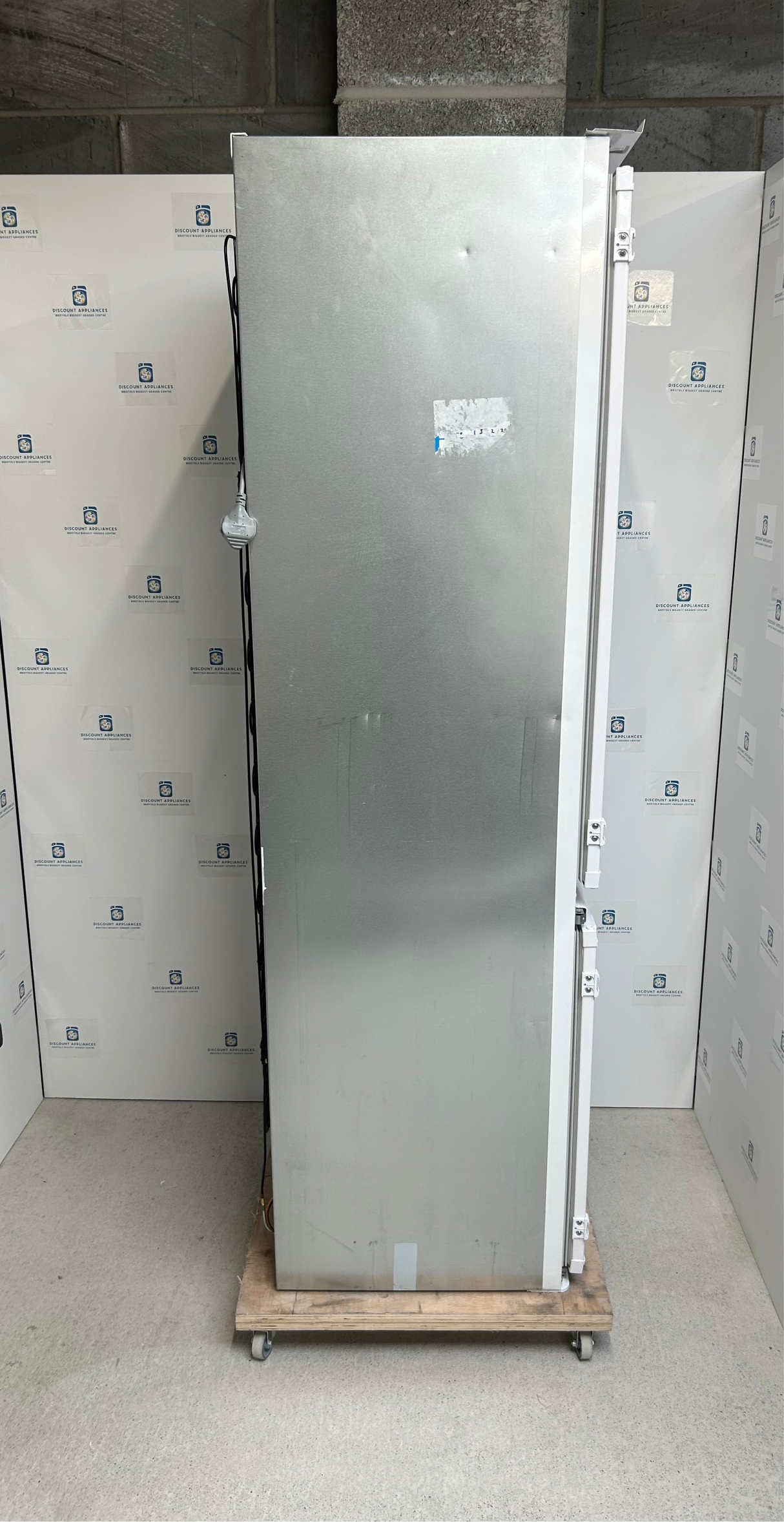 Beko BCSM473 178cm High 70/30 Integrated Fridge Freezer