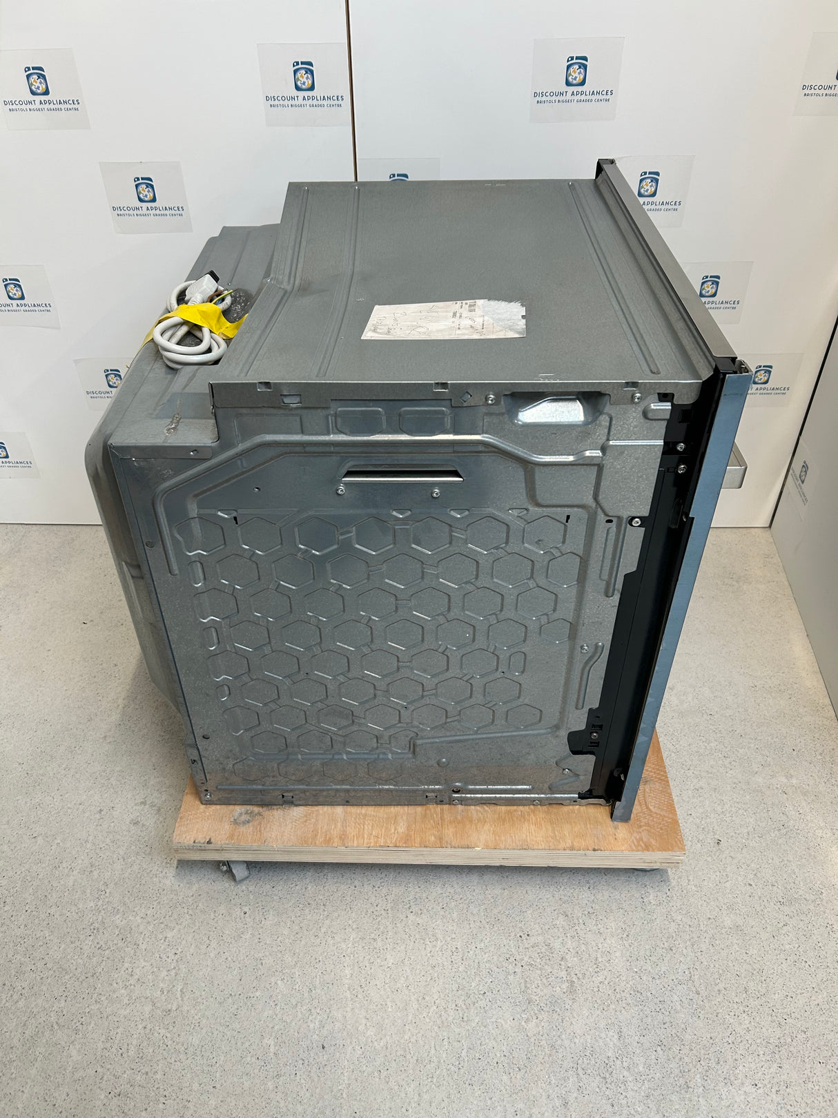 Neff N70 B17CR32N1B Built In Single Electric Oven