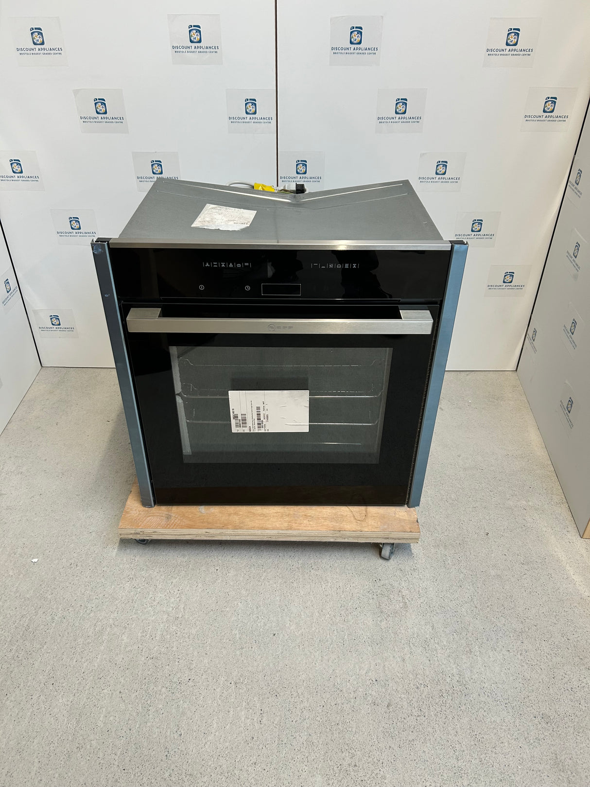 Neff N70 B17CR32N1B Built In Single Electric Oven
