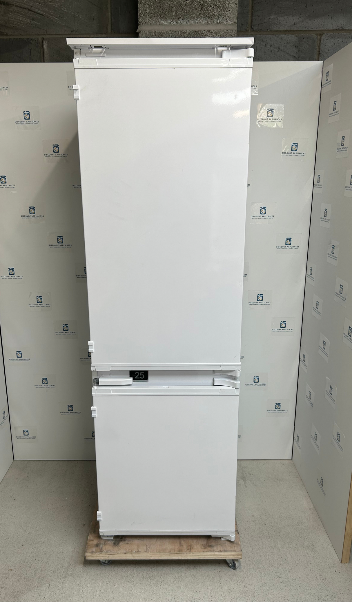 Beko BCSM473 178cm High 70/30 Integrated Fridge Freezer