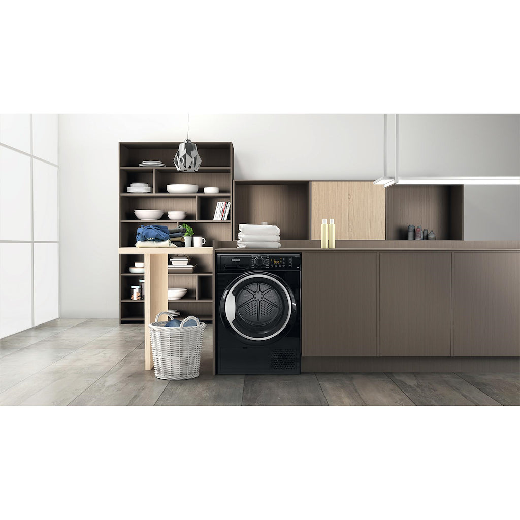 Hotpoint NT M11 92BSK UK Freestanding 9kg Heat Pump Tumble Dryer - Black
