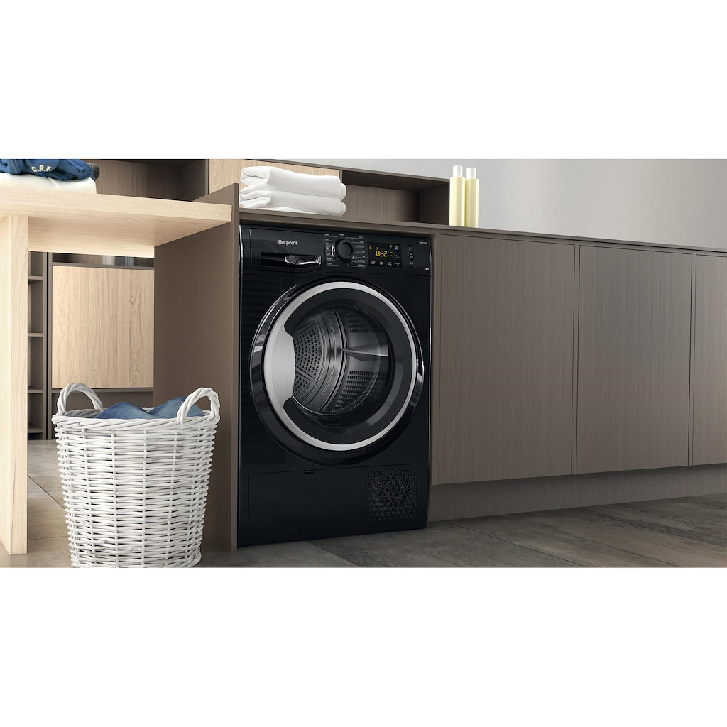 Hotpoint NT M11 92BSK UK Freestanding 9kg Heat Pump Tumble Dryer - Black