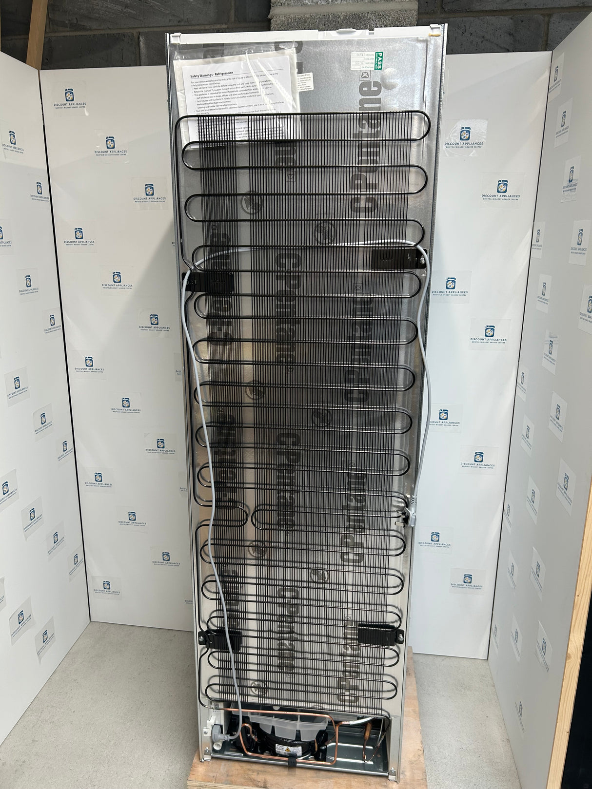 Bosch Series 2 KIV87NSE0G 70/30 Integrated Fridge Freezer
