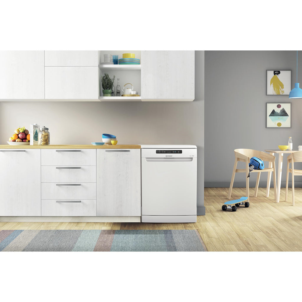 Indesit DFC 2C24 UK Dishwasher - White