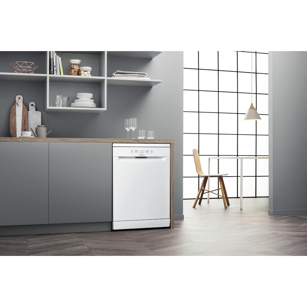 Hotpoint HFE 2B+26 C N UK Dishwasher - White