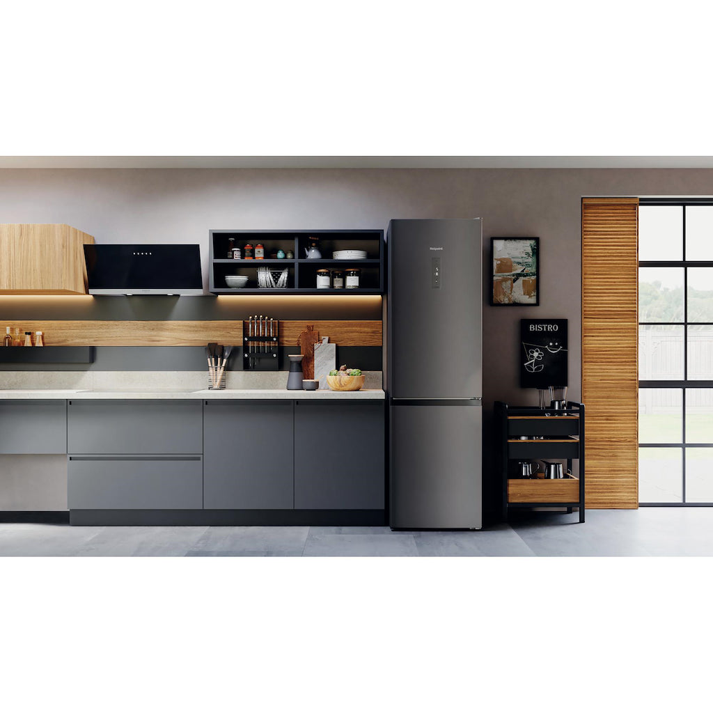 Hotpoint H7X93TSK Freestanding Fridge Freezer