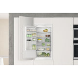 Whirlpool WHC18T111UK 70/30 Integrated Fridge Freezer