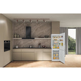 Whirlpool W5 821E W UK Freestanding Fridge Freezer