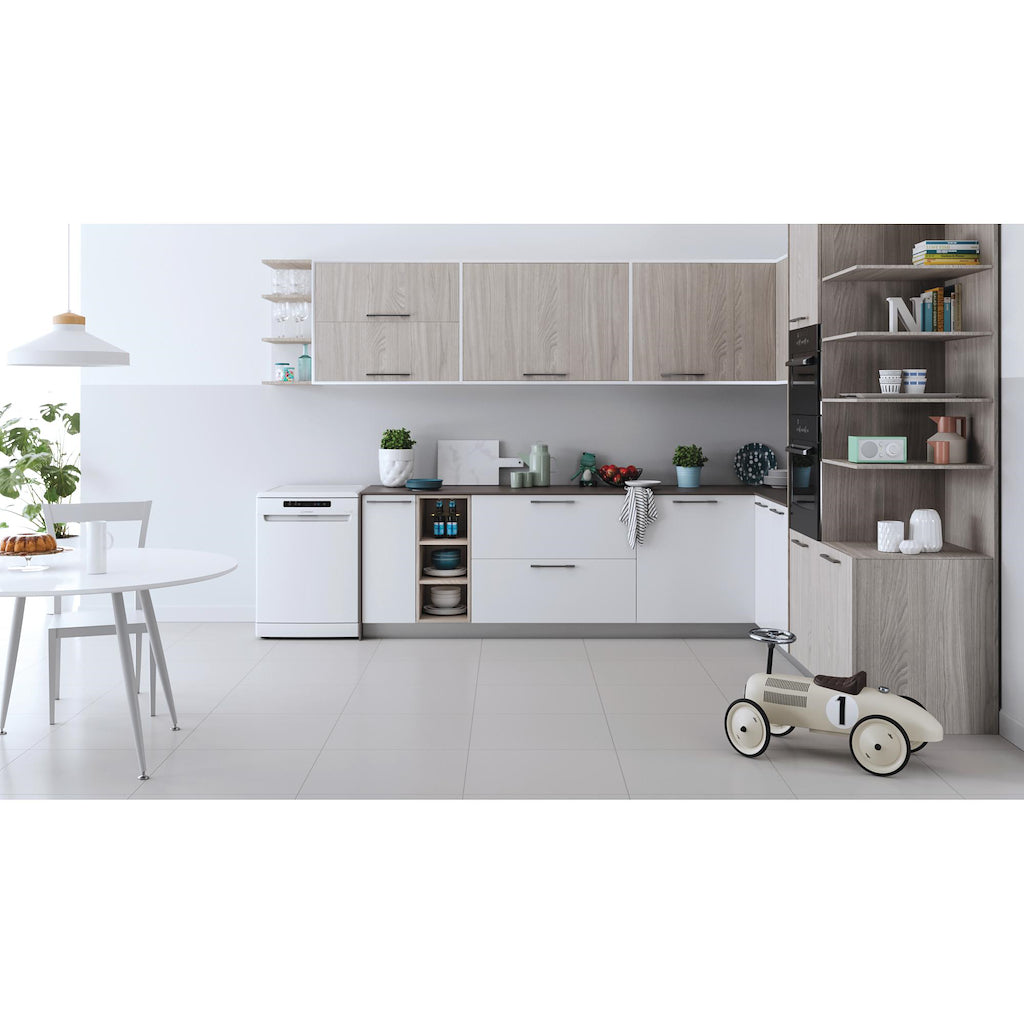 Indesit DFC 2C24 UK Dishwasher - White