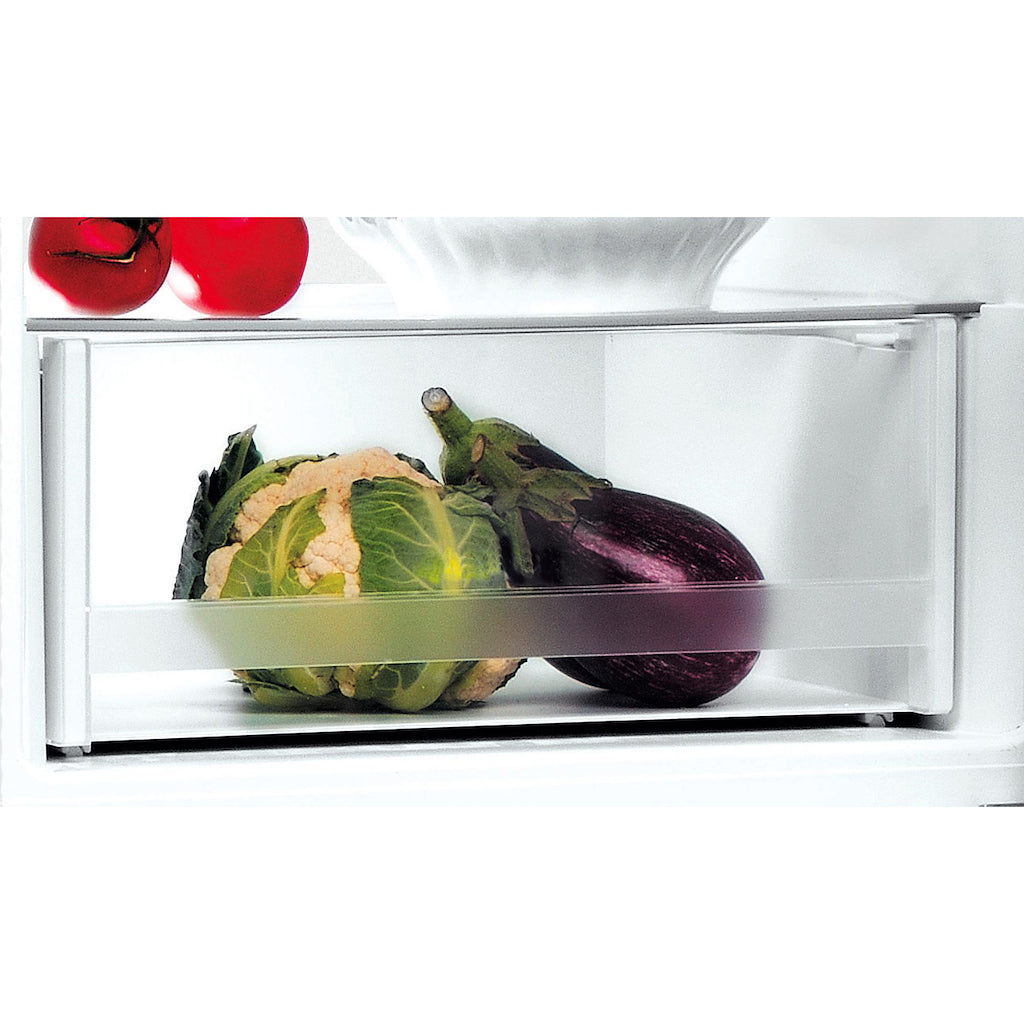 Indesit LI8 S2E S UK Freestanding Fridge Freezer - Silver
