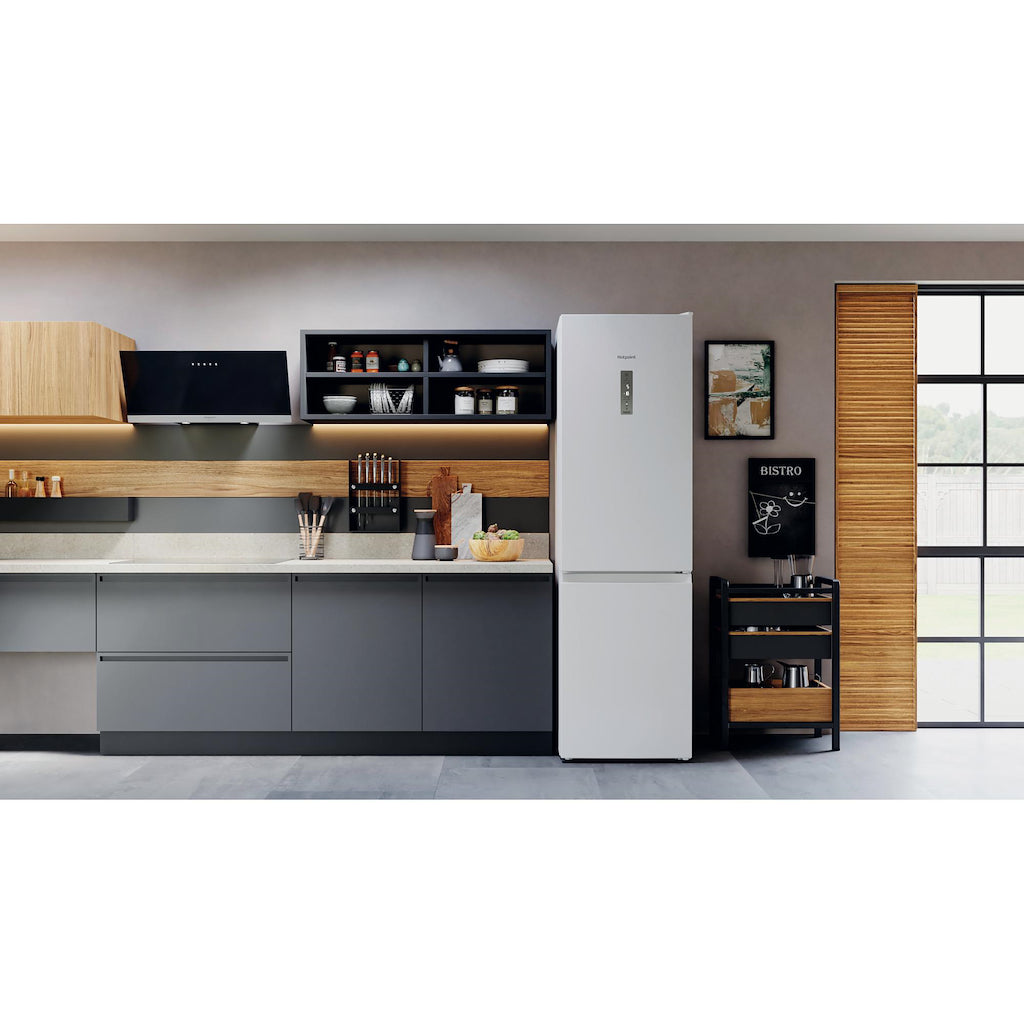 Hotpoint H7X93TW Freestanding Fridge Freezer