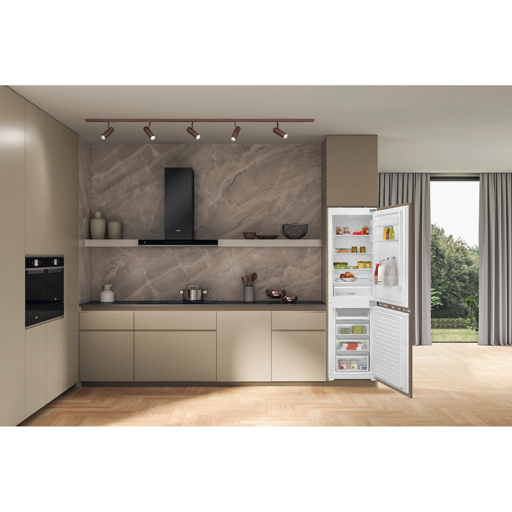 Whirlpool ART 45502 Built-In Fridge Freezer