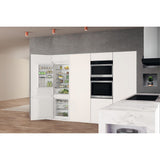 Whirlpool WHC18T111UK 70/30 Integrated Fridge Freezer